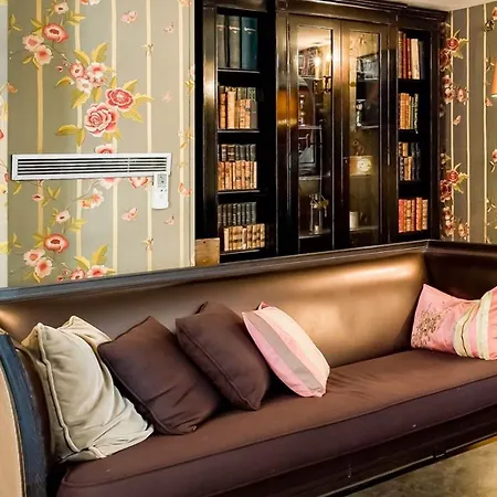 Hotel Du Romancier 3*