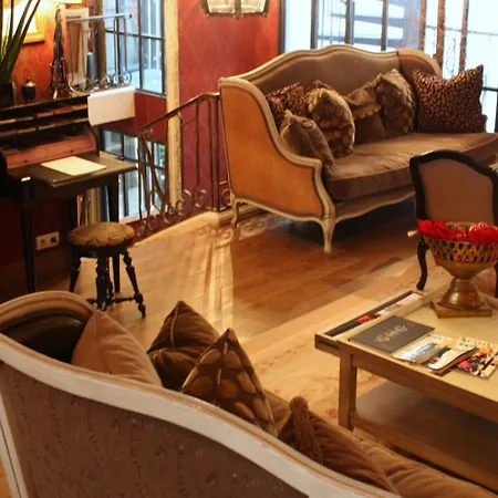 Hotell Du Romancier 3*