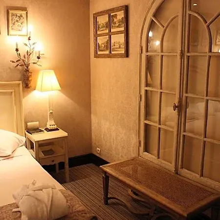 Du Romancier Otel