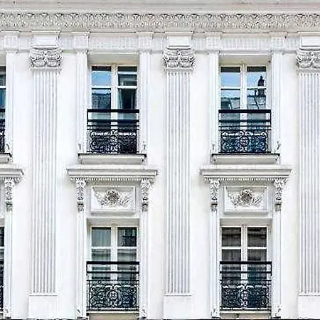 Du Romancier Otel 3*