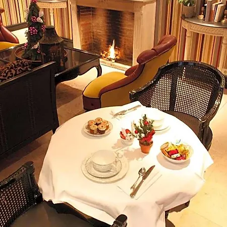 Otel Du Romancier