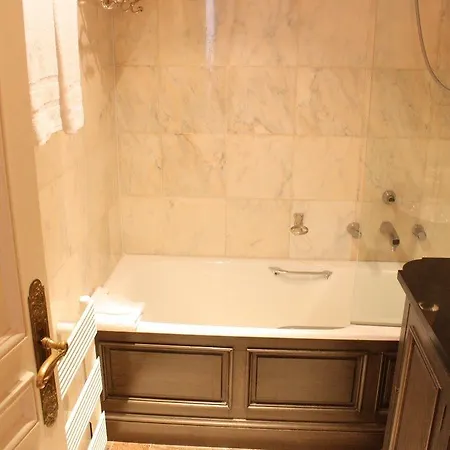 Hotel Du Romancier Parigi