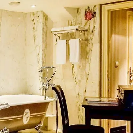 Du Romancier 4*