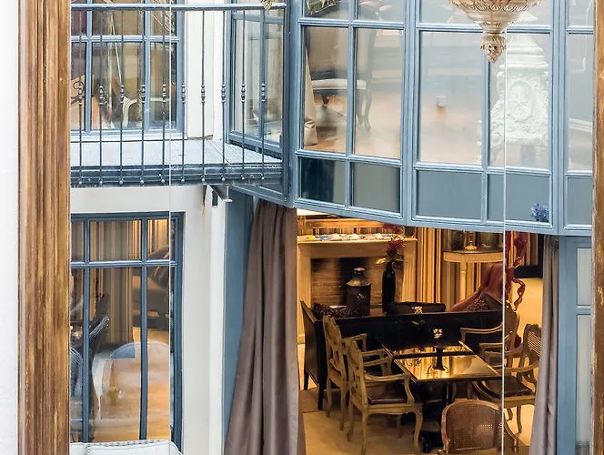 Hotel Du Romancier 3*