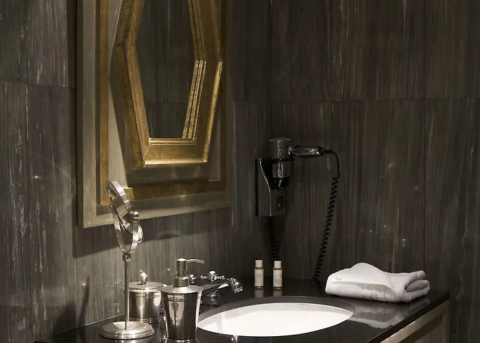 Du Romancier 3* Parigi